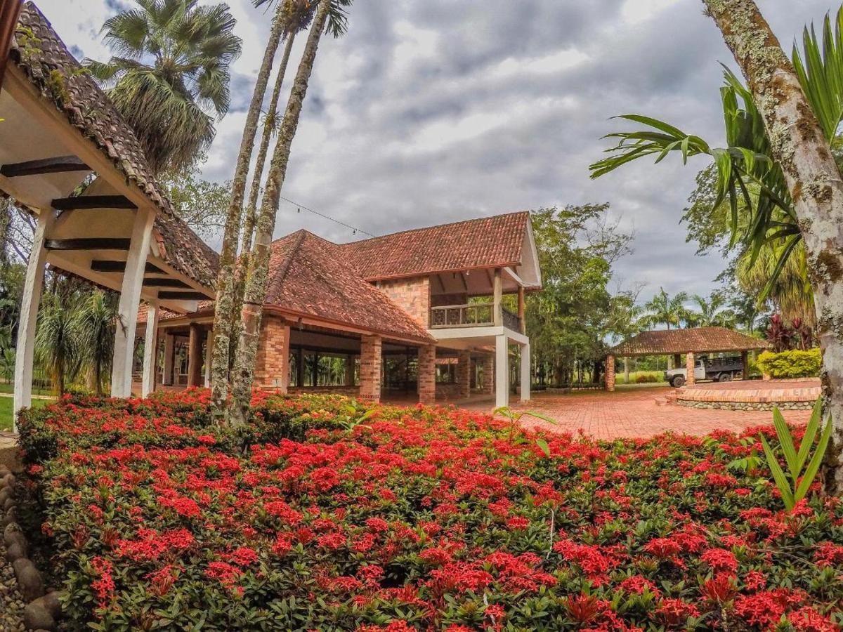 Hotel Hacienda Gualanday Apiay Bagian luar foto
